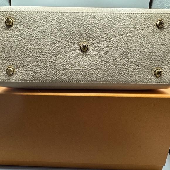 Louis Vuitton Vendôme MM - Picture 7 of 13